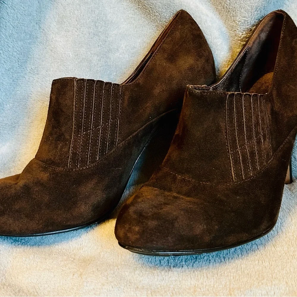 Cole Hahn Nike Air Brown Suede pumps 6.5 EUC